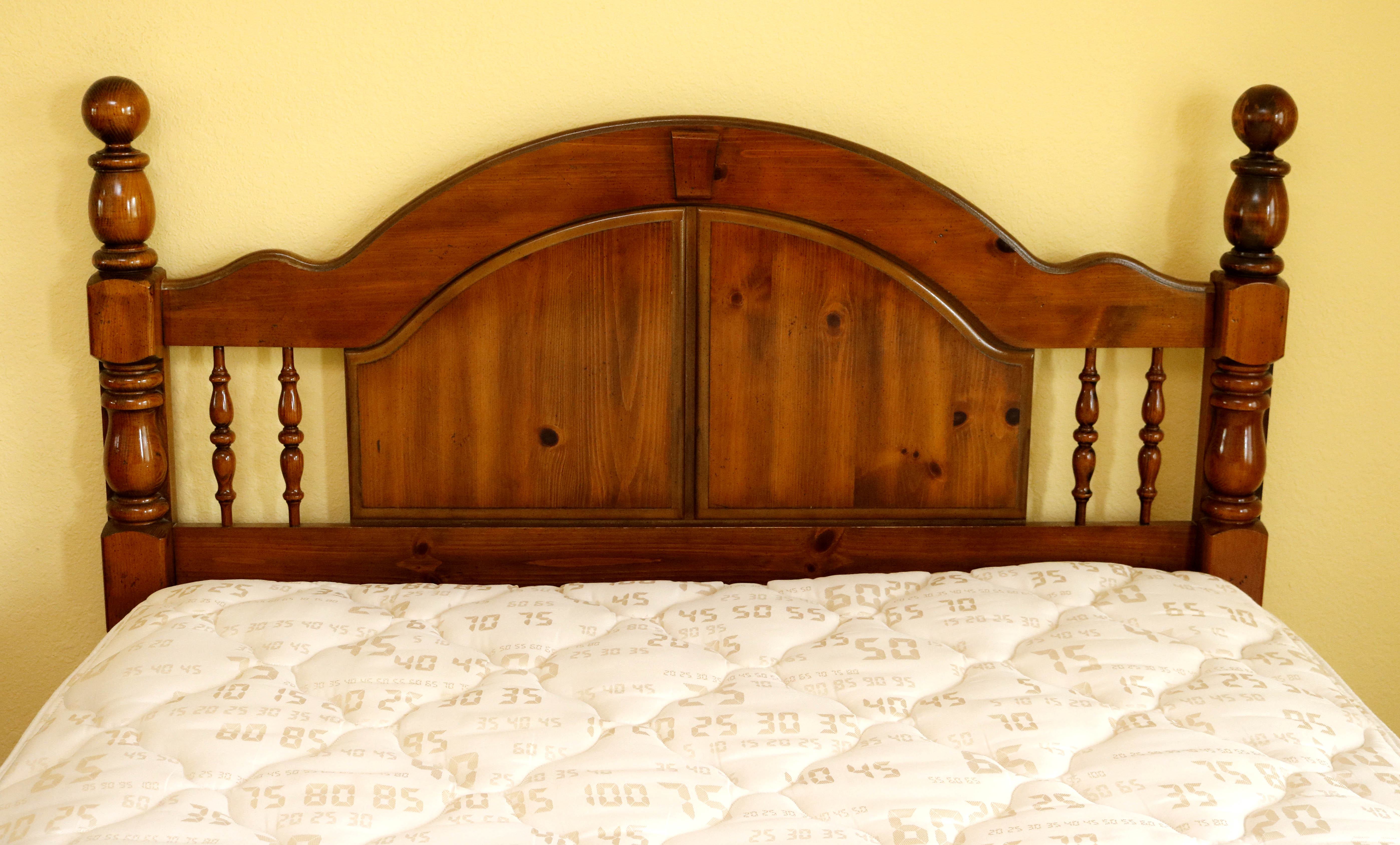 Knotty Pine Headboard and Rails with Sleep Number Mattress EBTH