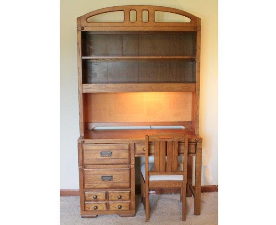 Desk With Lighted Hutch By Stanley Furniture Ebth