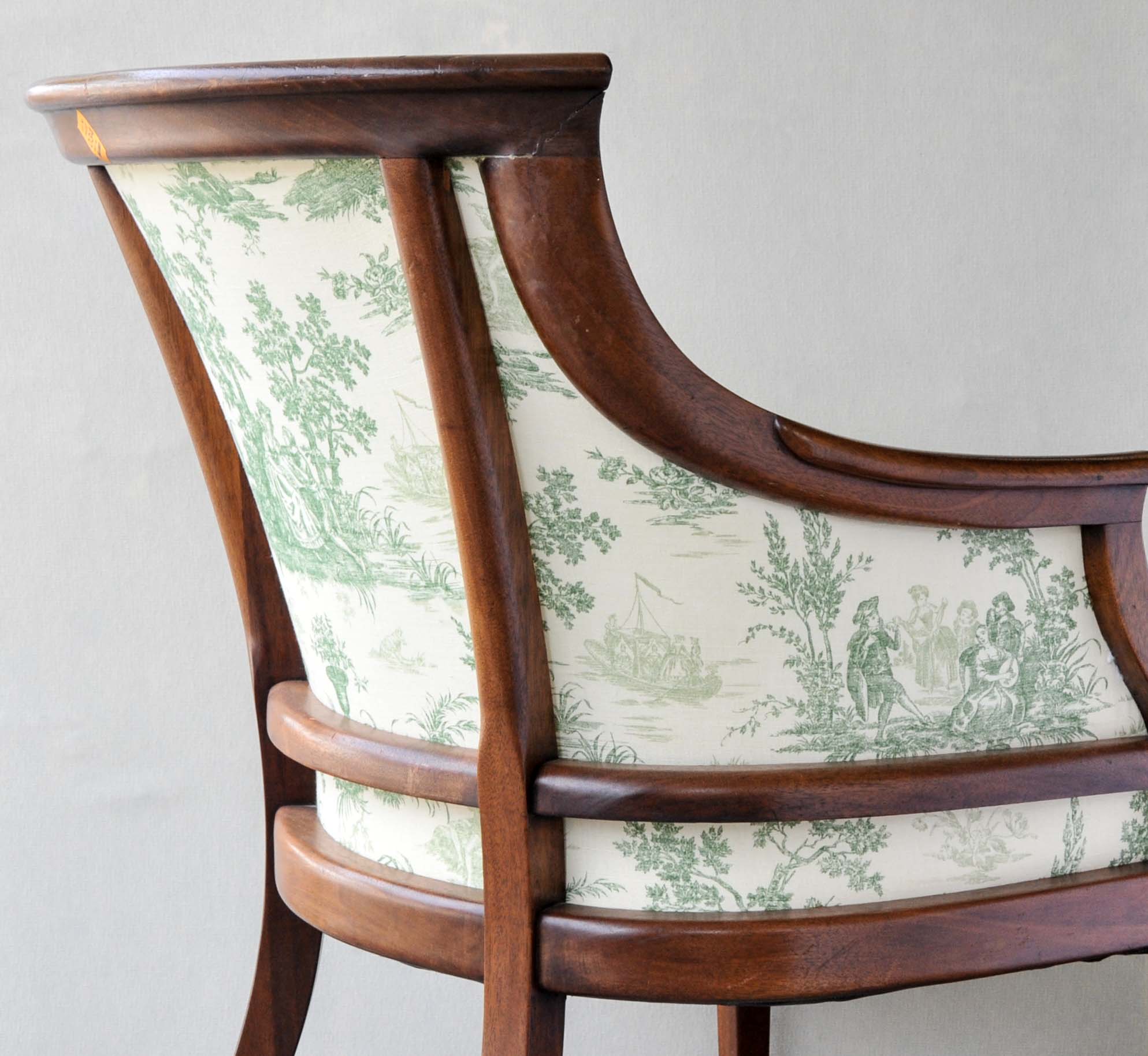 Vintage Upholstered Barrel Chair : EBTH