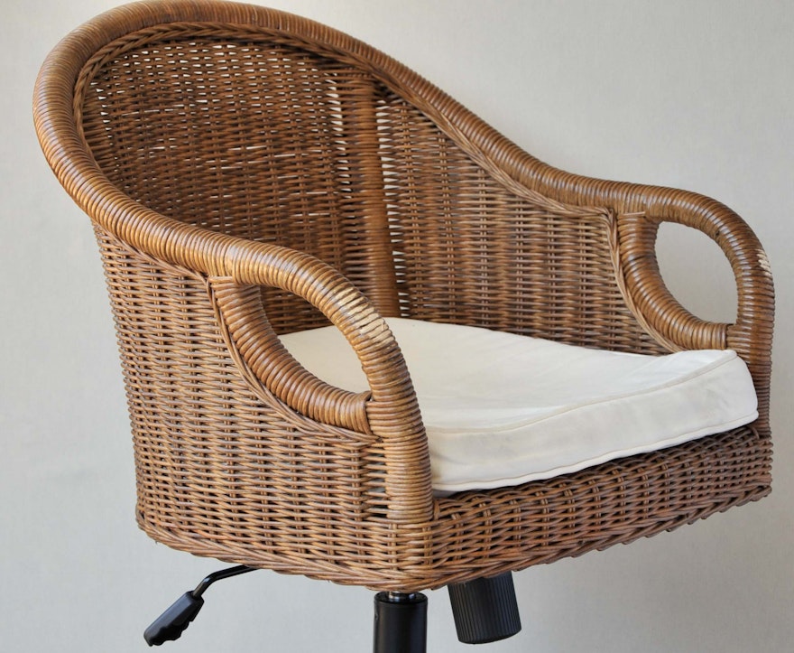 Rattan Swivel Desk Chair : EBTH