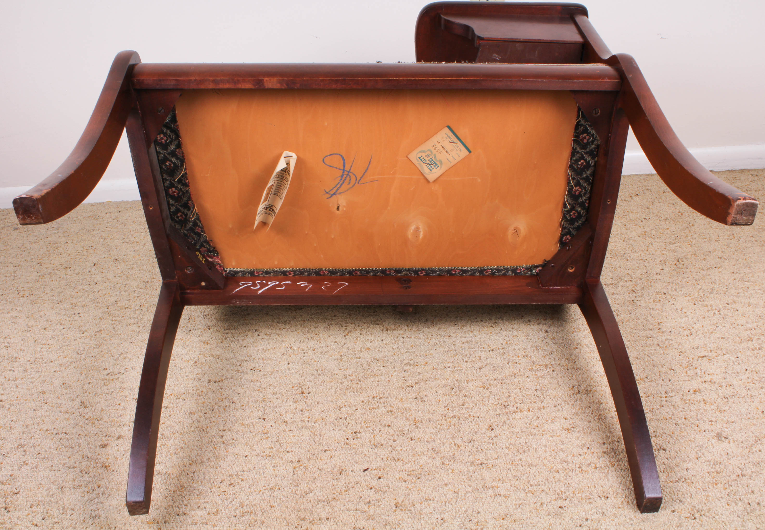 Vintage Mahogany 'Gossip Bench' Telephone Table EBTH