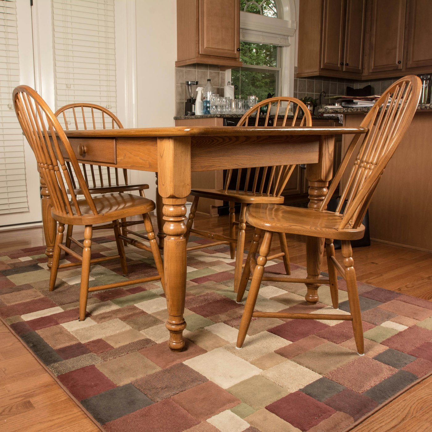 S. Bent & Bros. Oak Farmhouse Style Dining Room Table and Chairs : EBTH
