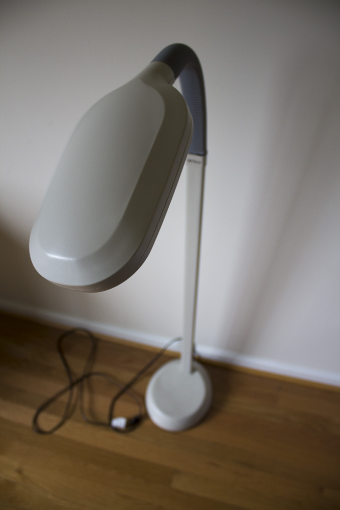 verilux-happy-eyes-27-watt-floor-lamp-ebth