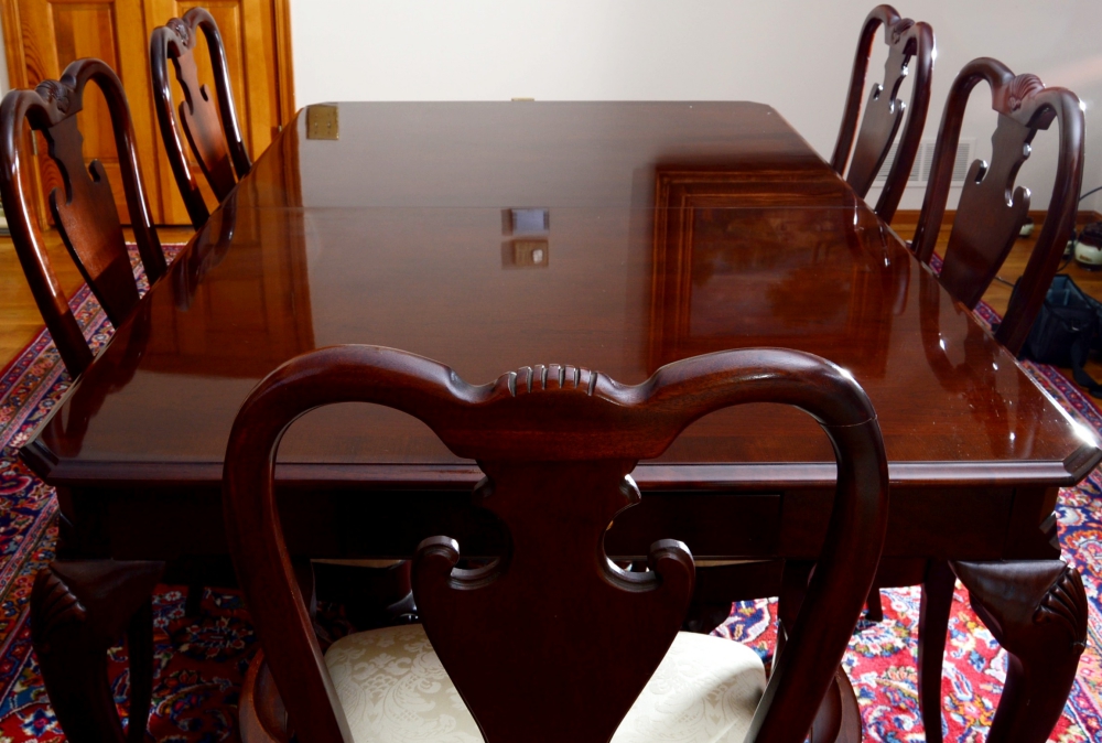 Thomasville Cherry Dining Table and Chairs | EBTH