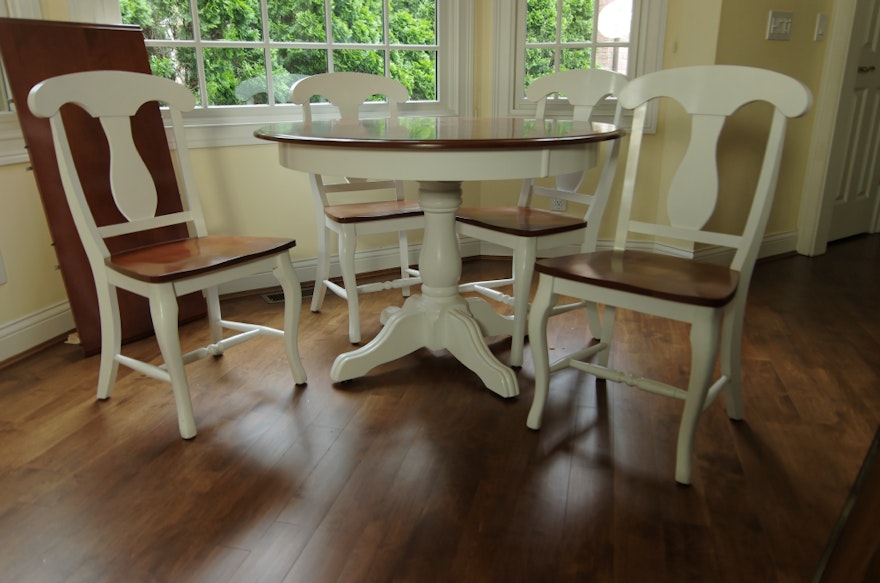 Round Kitchen Table and Chairs | EBTH