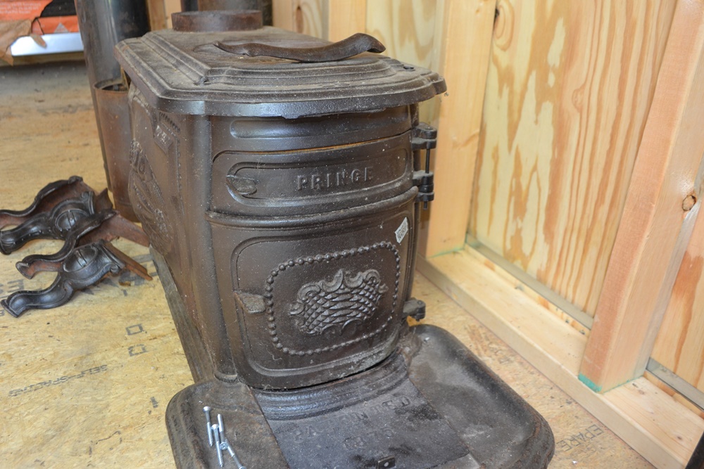 Antique Cast Iron Parlor Stove EBTH