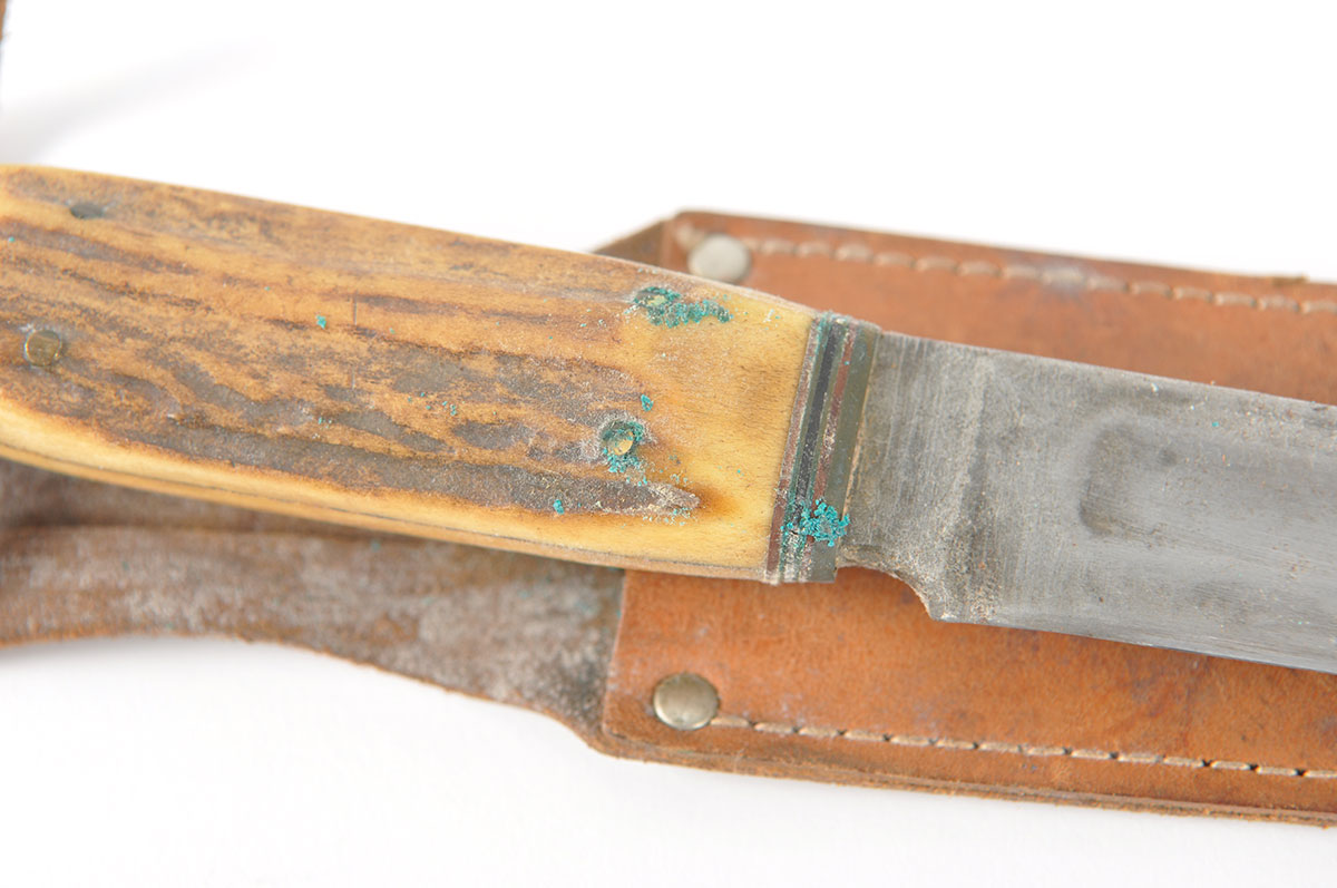 Collection of Vintage Hunting Knives With Sheaths EBTH