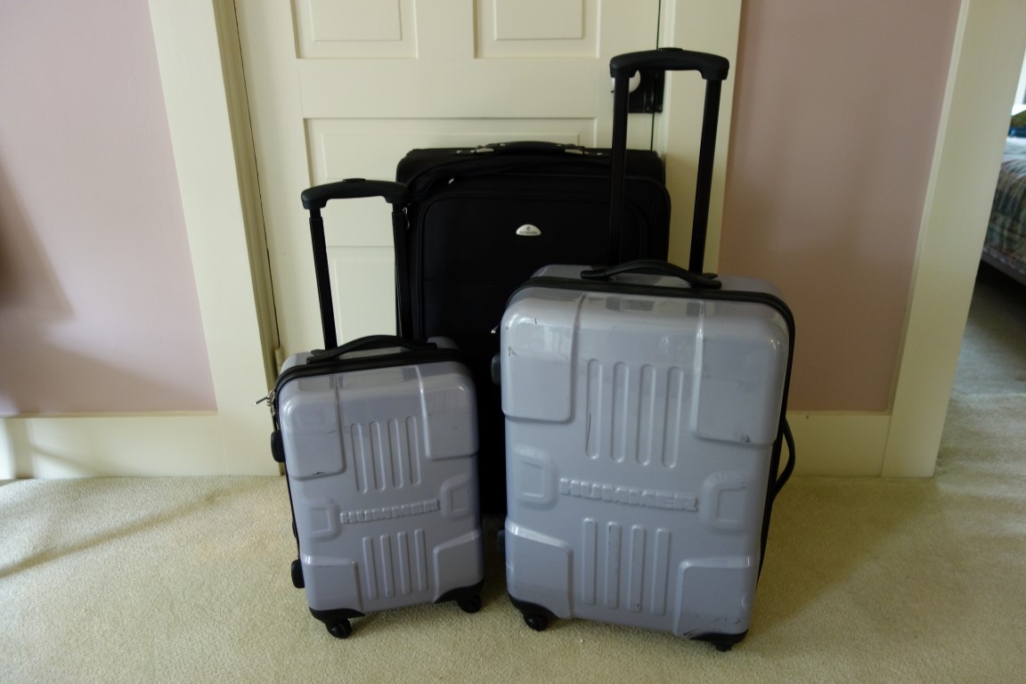 hummer luggage parkson