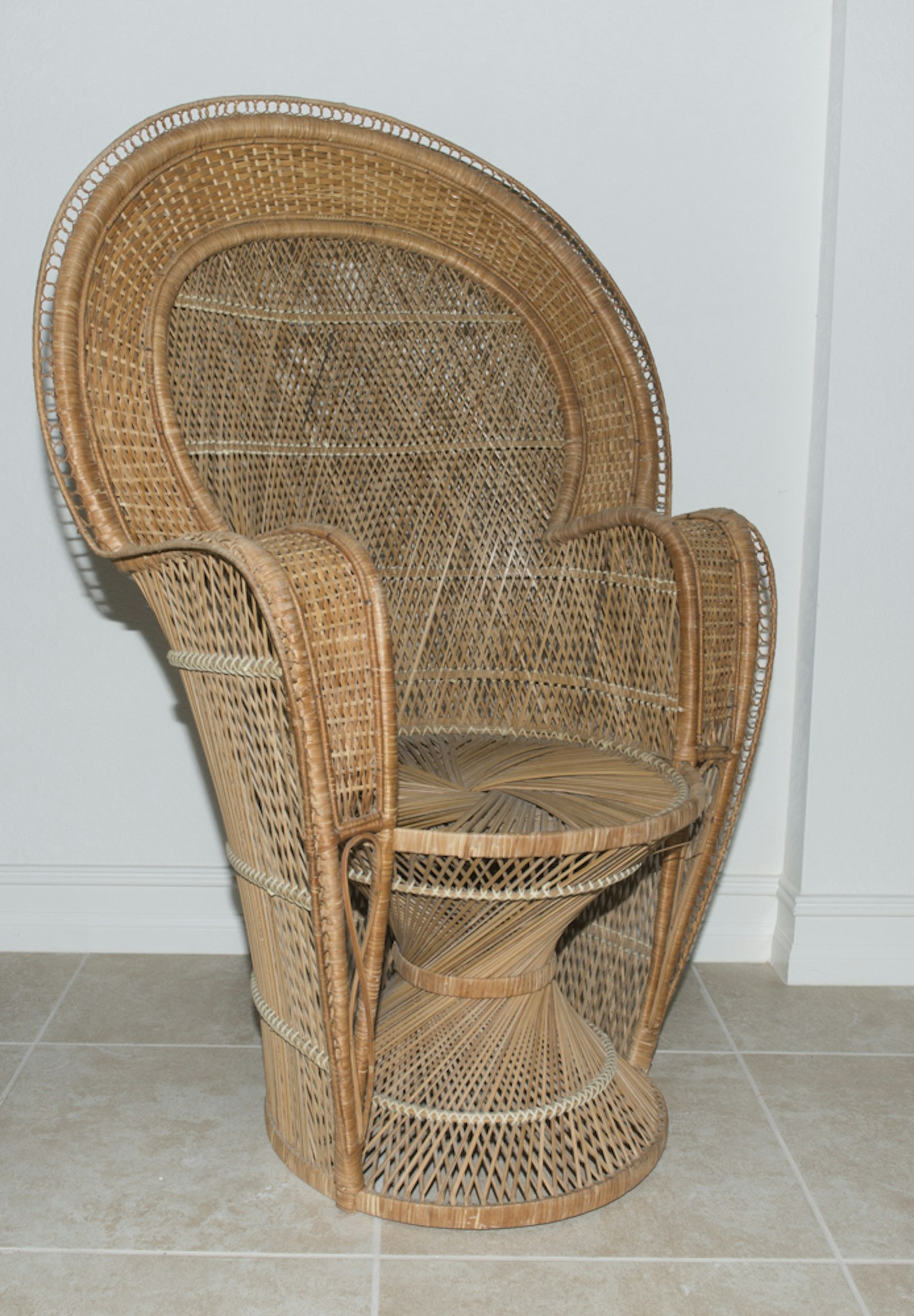 Wicker Throne Chair : EBTH