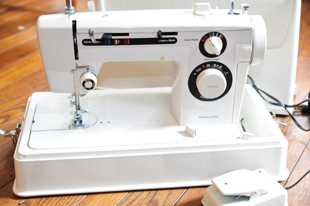 JC Penny Zig Zag Sewing Machine Model 6107 and Sewing Notions EBTH