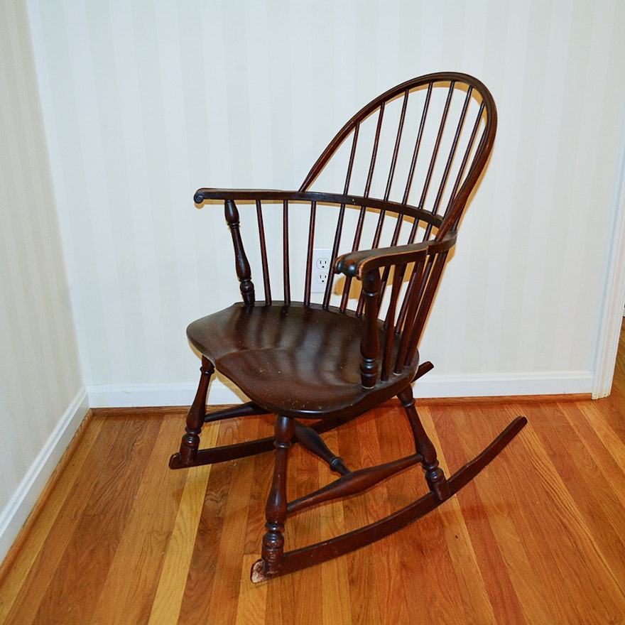Windsor Style Bow Back Rocking Chair | EBTH
