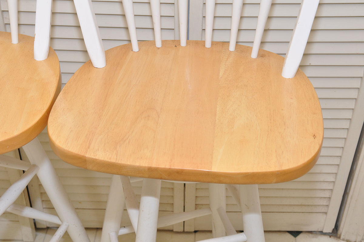 Spindle Back Swivel Bar Stools EBTH