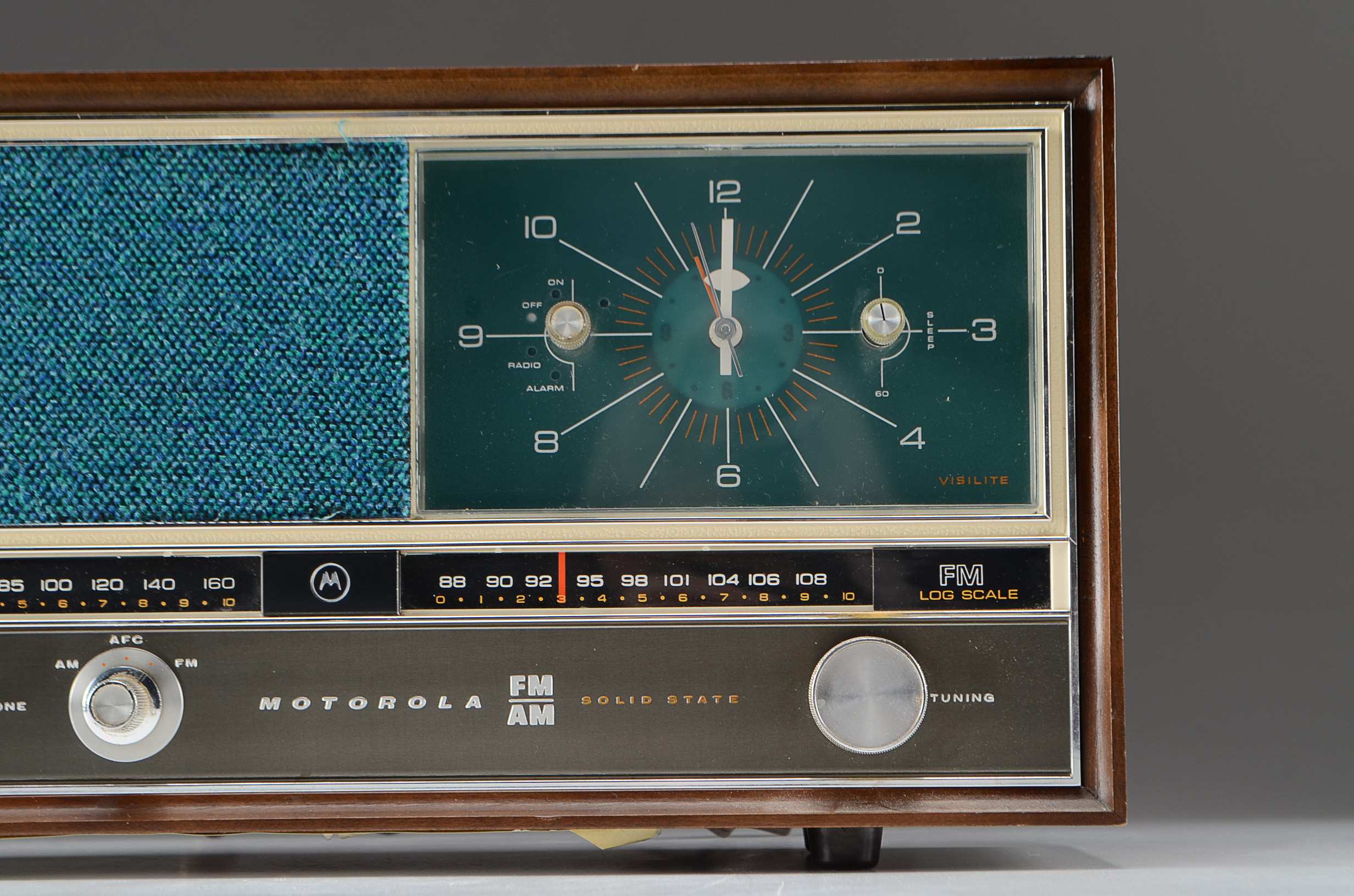 Vintage Motorola Clock Radio EBTH