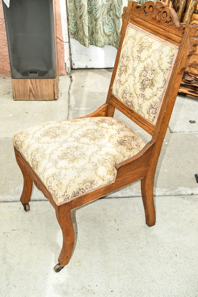 Victorian Eastlake Style Settee And Parlor Chair | EBTH