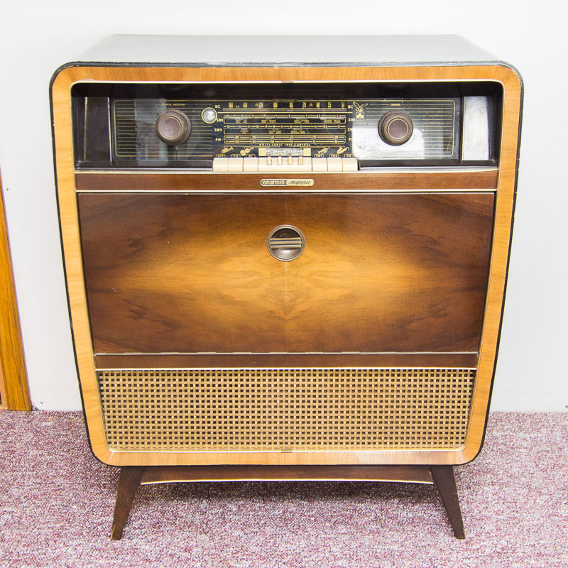 Vintage Grundig Majestic 7050 Console Radio with Rex PerpetuumElner Record Player EBTH