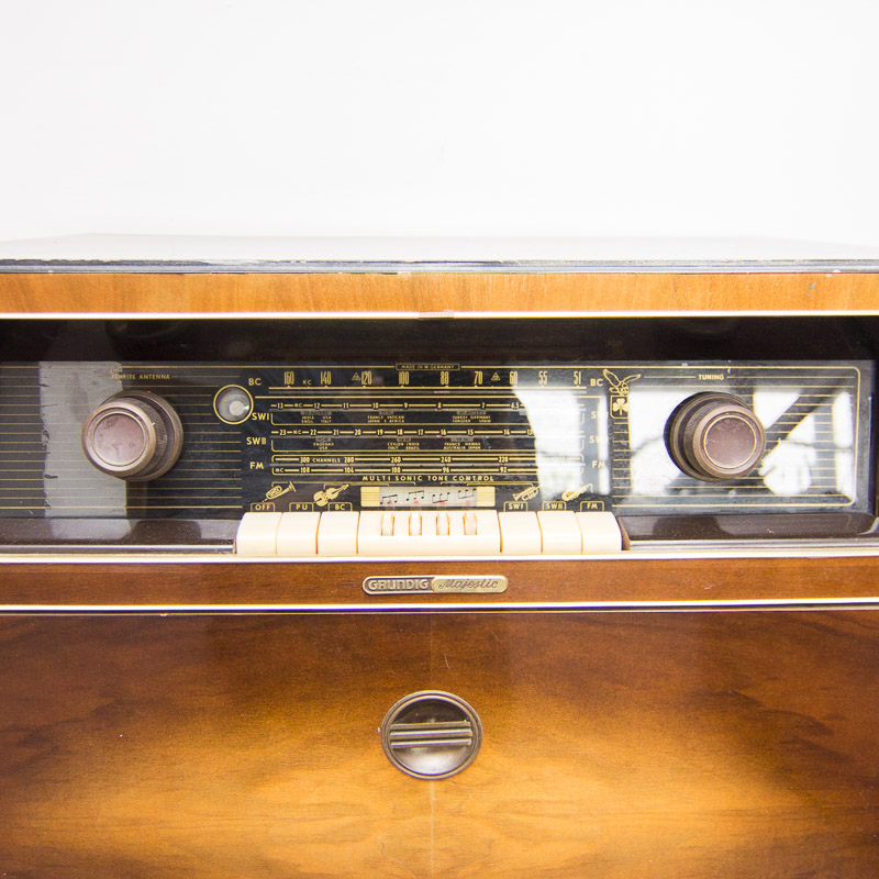 Vintage Grundig Majestic 7050 Console Radio with Rex PerpetuumElner Record Player EBTH