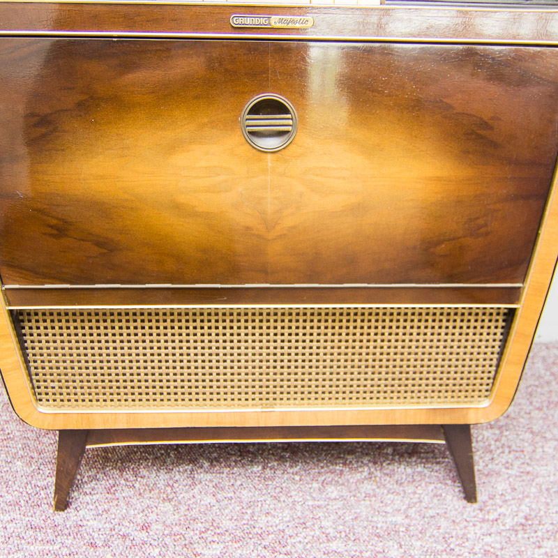 Vintage Grundig Majestic 7050 Console Radio with Rex PerpetuumElner Record Player EBTH