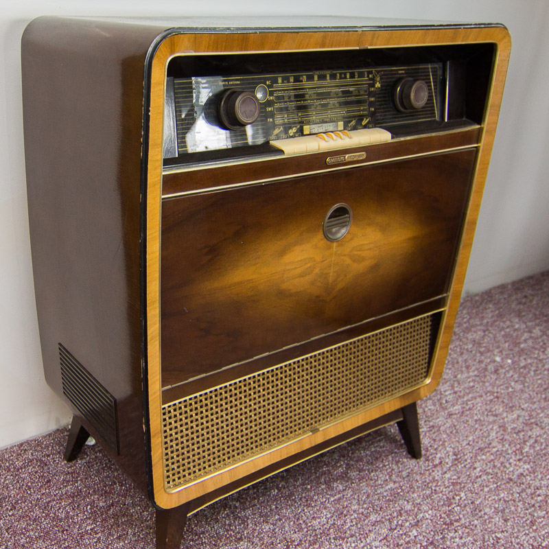 Vintage Grundig Majestic 7050 Console Radio with Rex PerpetuumElner Record Player EBTH