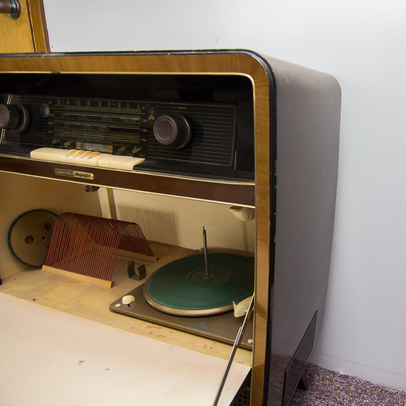 Vintage Grundig Majestic 7050 Console Radio with Rex PerpetuumElner Record Player EBTH