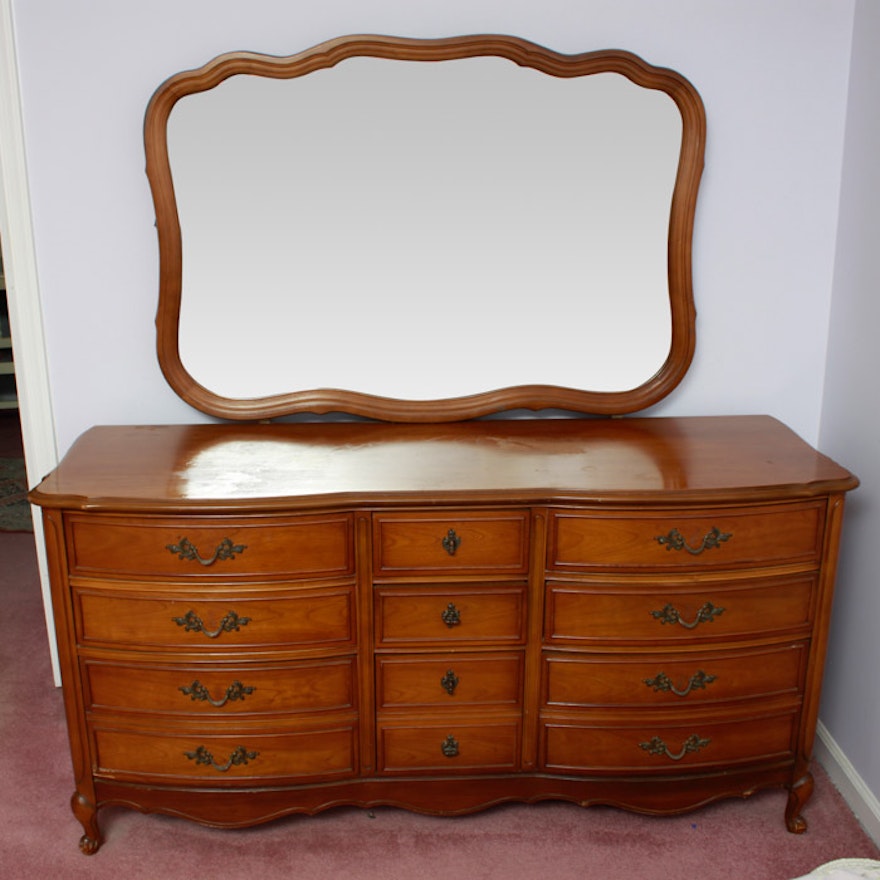 Vintage Dixie Furniture Dresser With Mirror Ebth