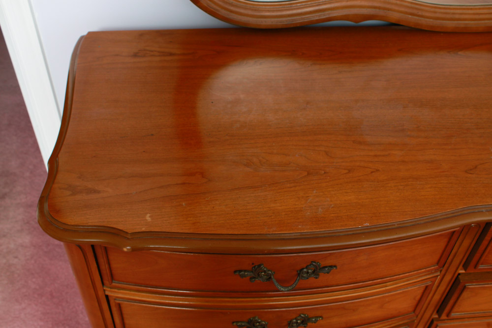 Vintage Dixie Furniture Dresser with Mirror EBTH