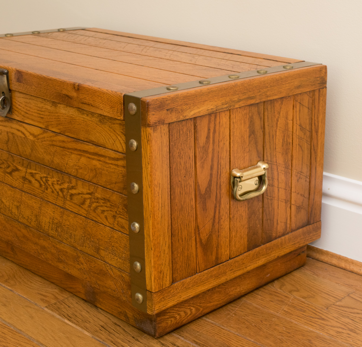 YoungHinkle Oak Sea Chest EBTH