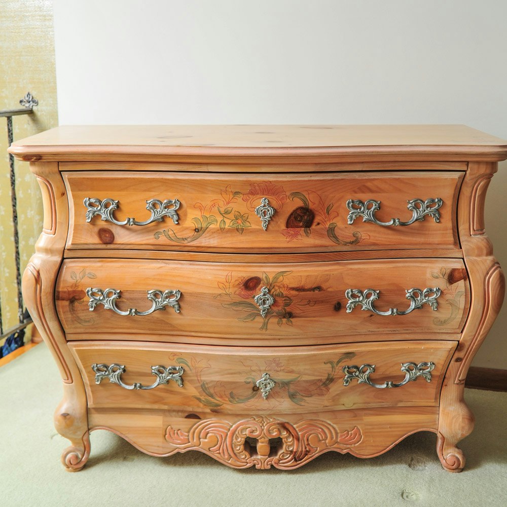 Pulaski Bombe Chest of Drawers | EBTH
