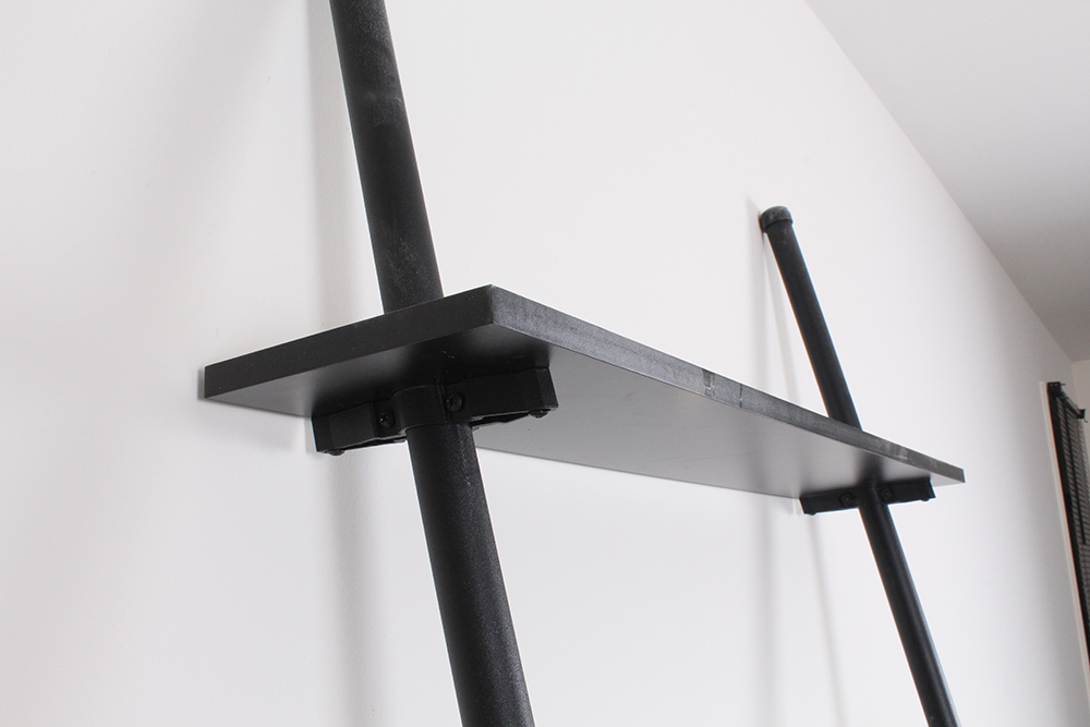 Leaning Bookcase with Graduated Shelves EBTH