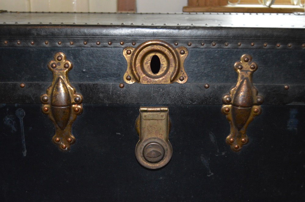 Rogers & Madison Trunk Corp. Trunk EBTH