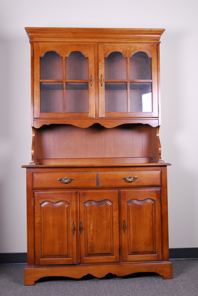 Cochrane Furniture "Bay Colony" Maple Hutch EBTH
