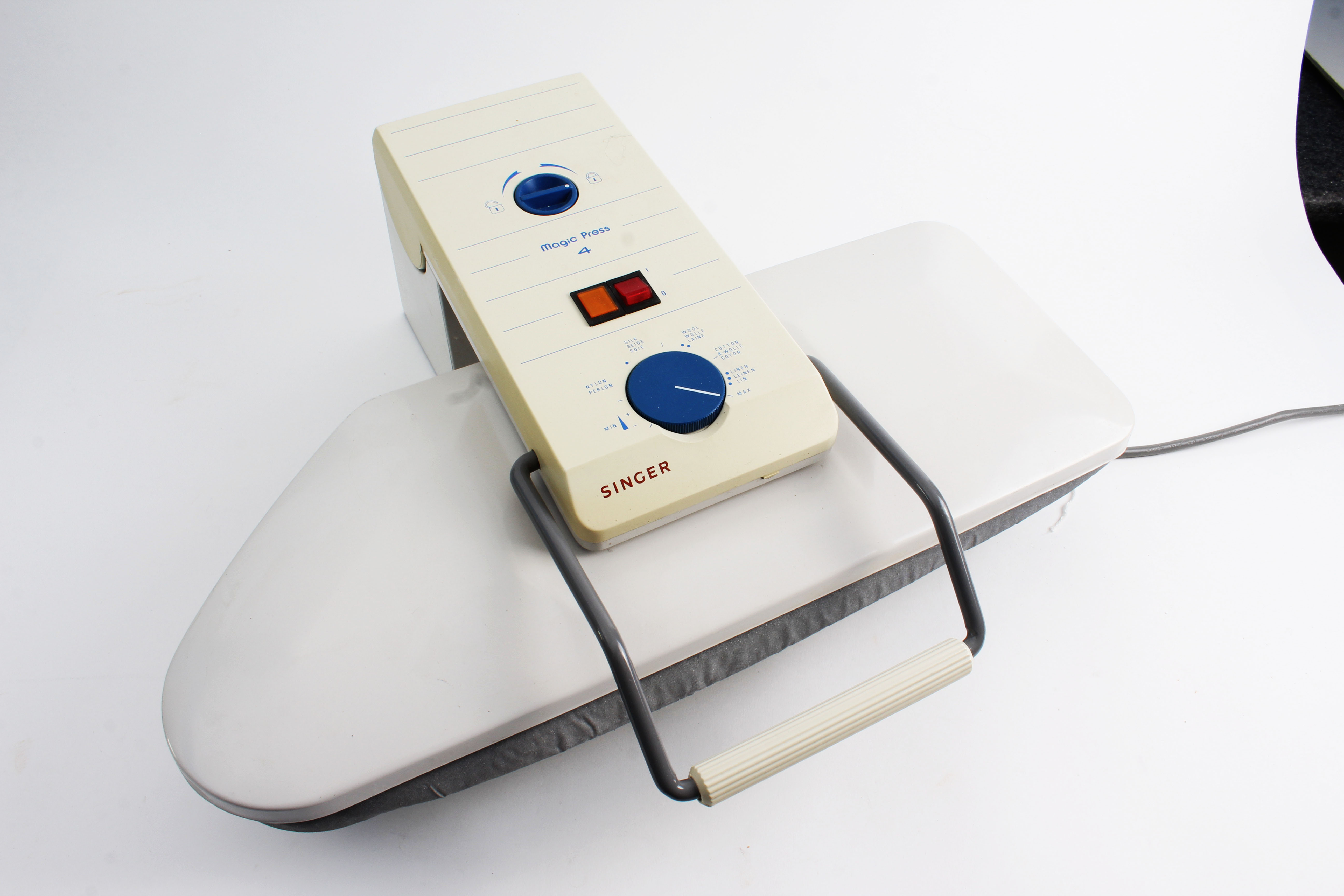 Singer Magic Press 4 EBTH