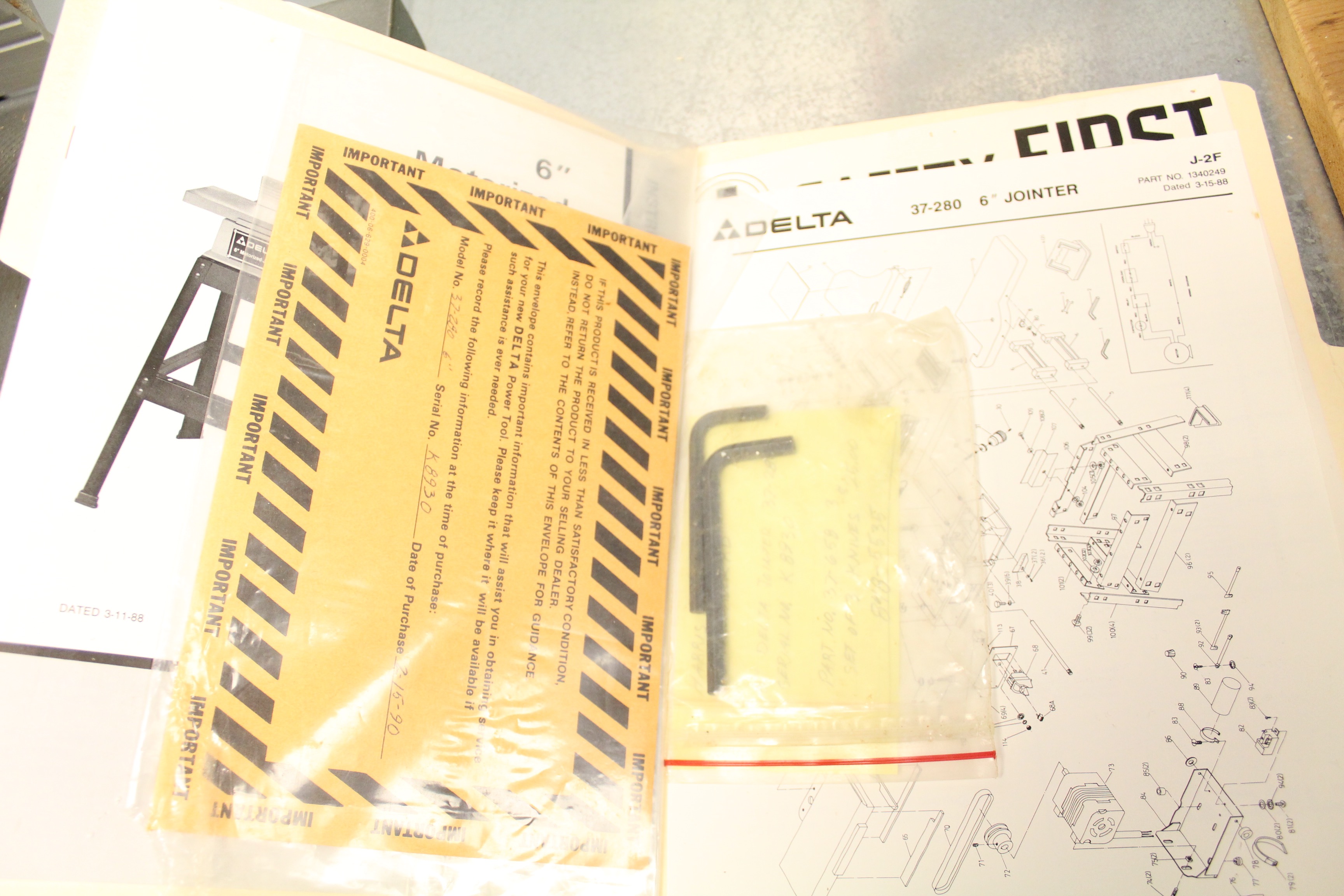 Delta 6" Motorized Jointer on Stand EBTH