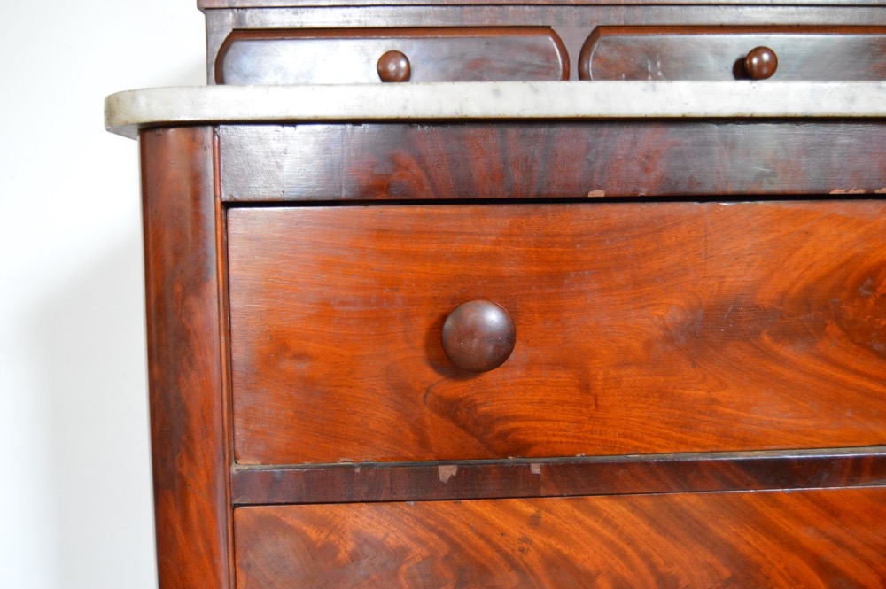 Antique Flame Mahogany Veneer Dresser EBTH