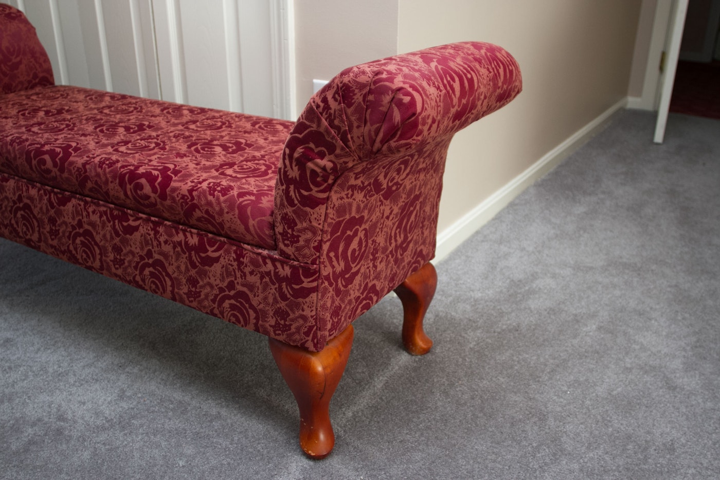 Queen Anne Style Bench | EBTH