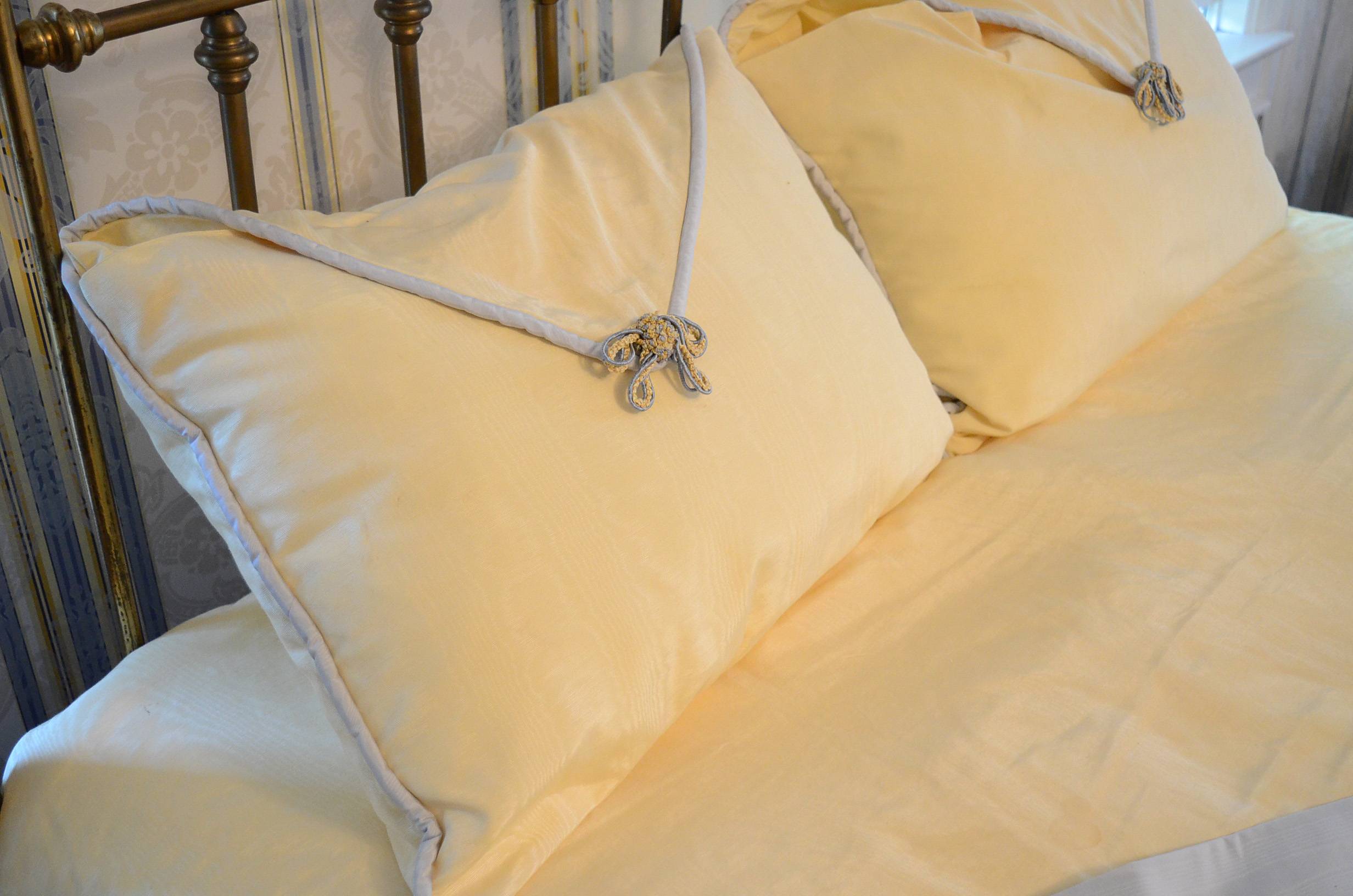 Antique Brass and Porcelain Full Bed Frame EBTH