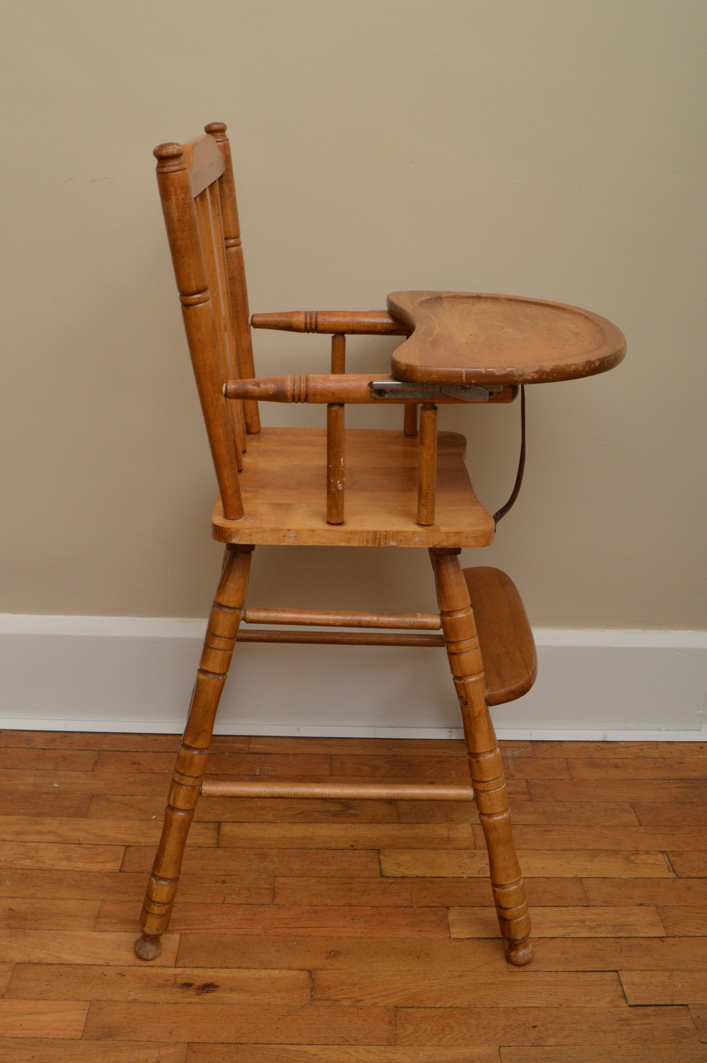 Vintage Hedstrom Oak High Chair EBTH