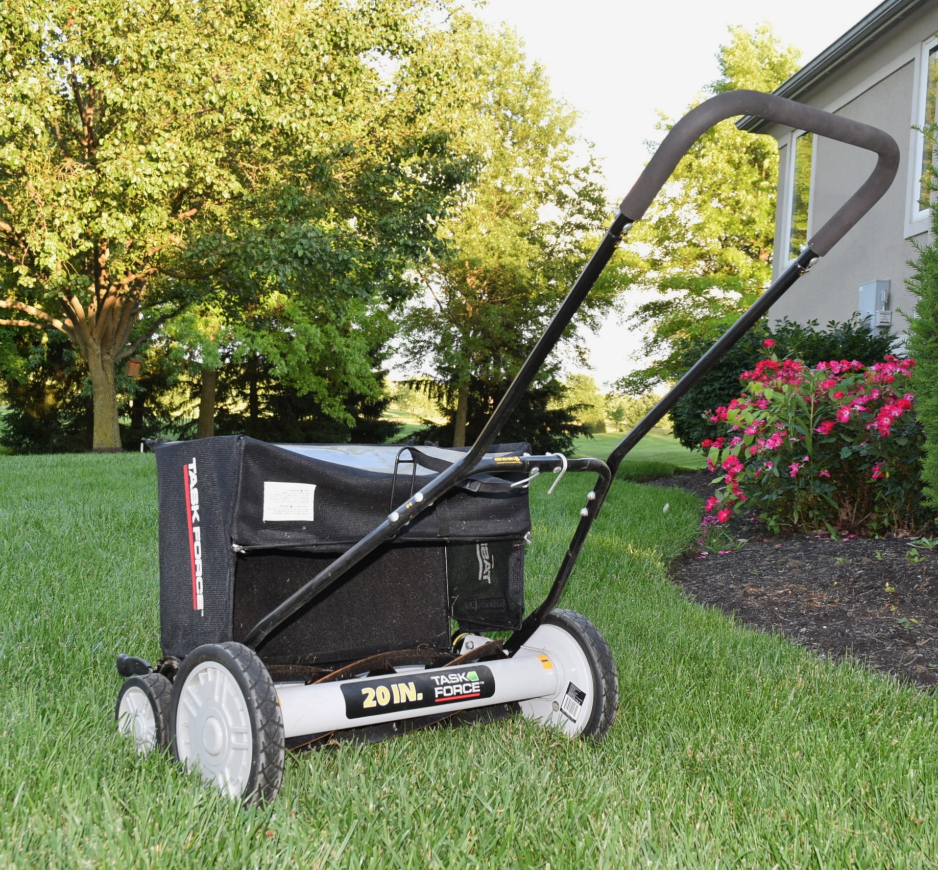 20" Task Force Reel Push Mower EBTH