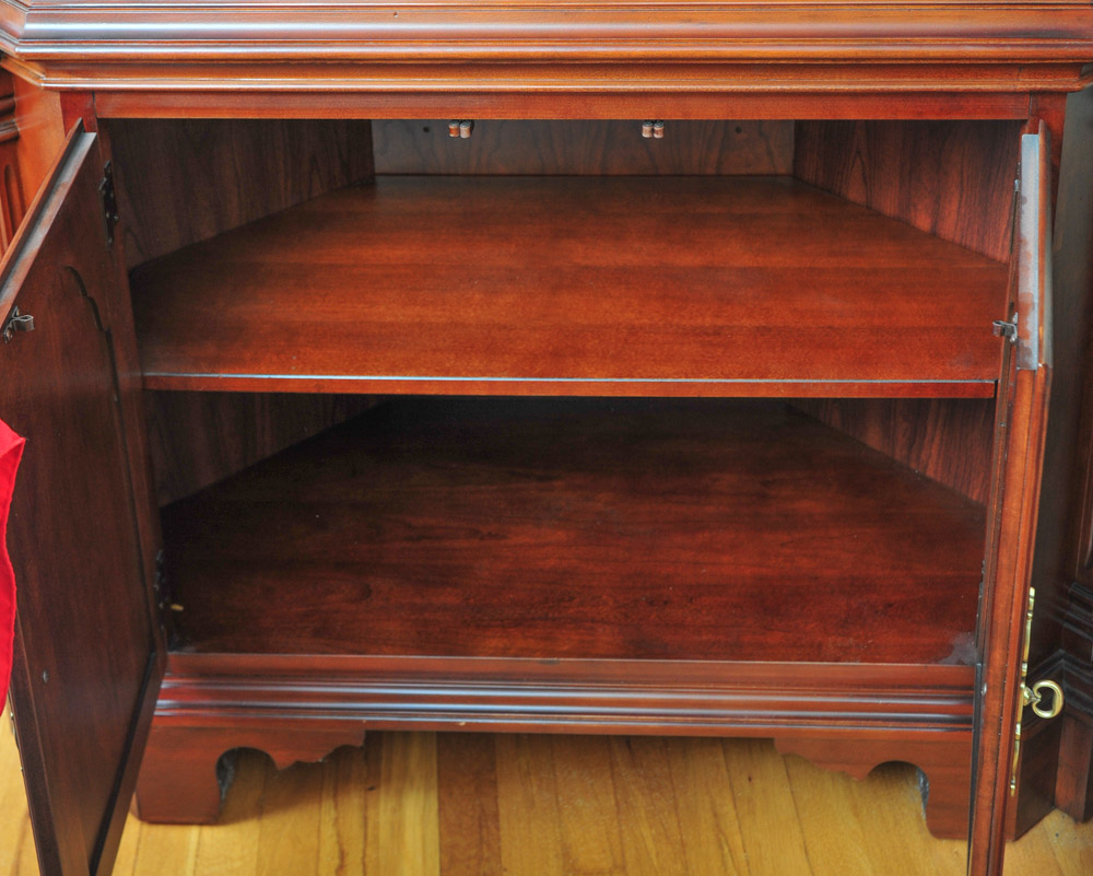 Thomasville Cherry Veneer Corner EBTH