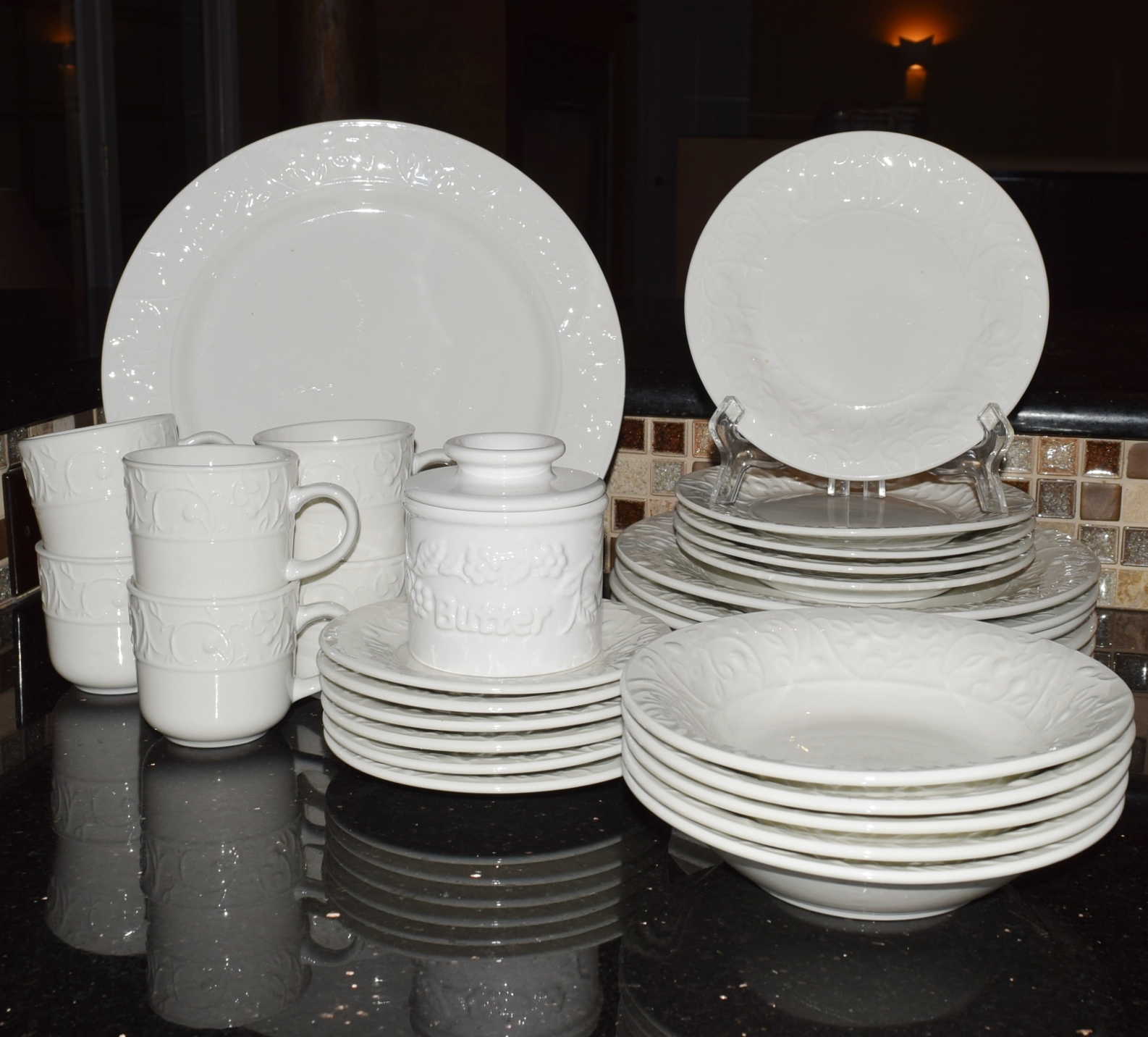 The Cellar "Tanglewood" White China Dinnerware EBTH