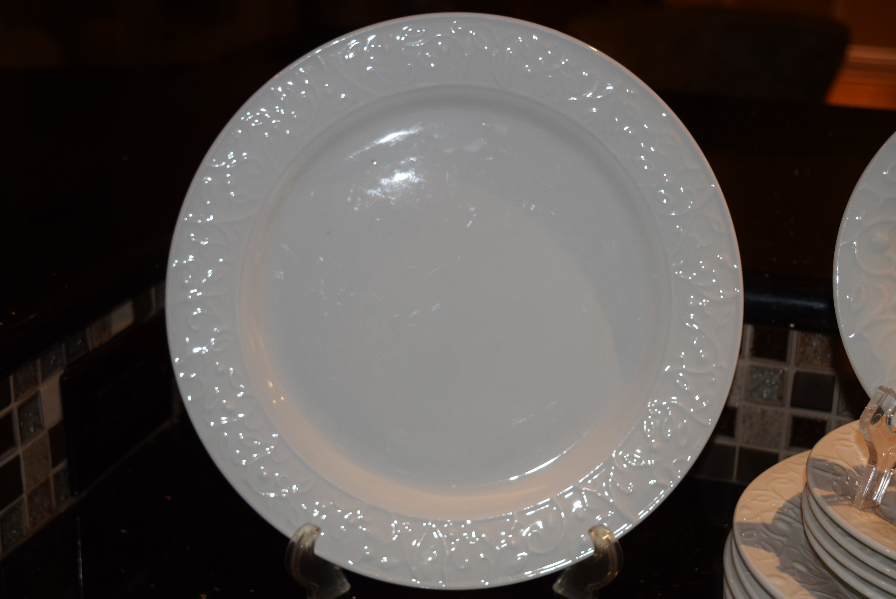 The Cellar "Tanglewood" White China Dinnerware EBTH