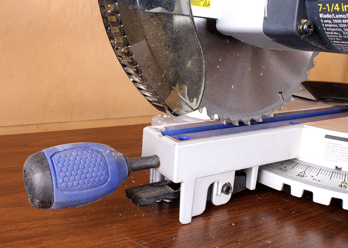 Kobalt 7 1/4" Sliding Compound Miter Saw with Laser Guide EBTH