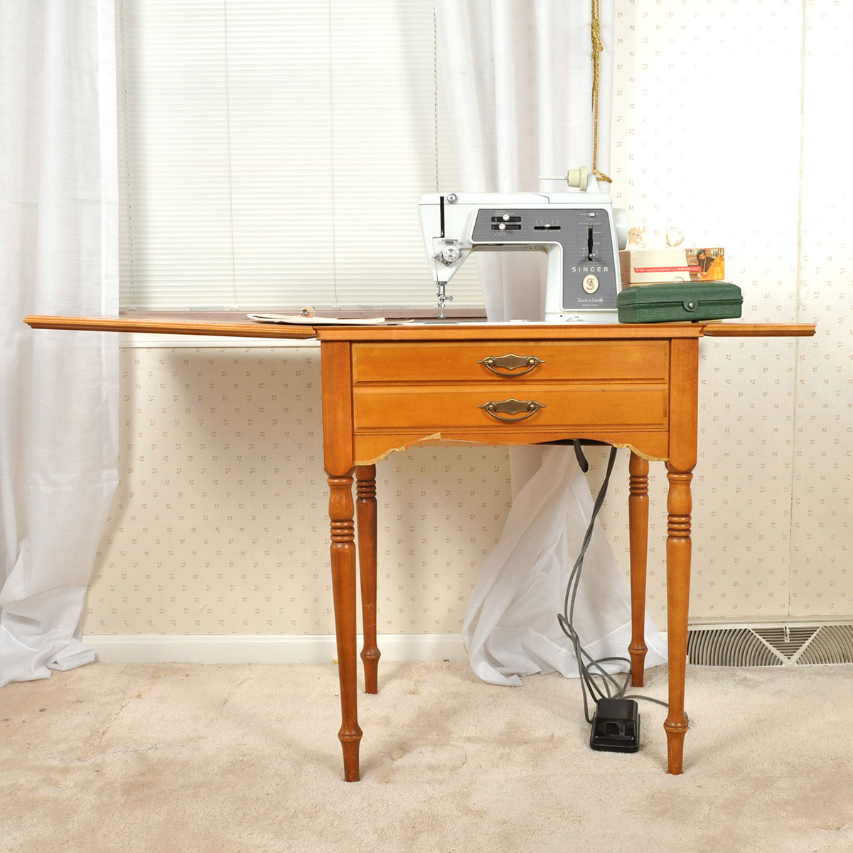Singer Touch and Sew 600E Console Sewing Machine | EBTH