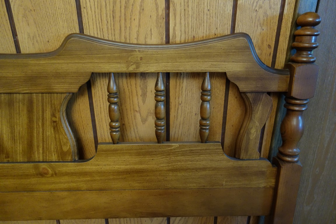 Vintage Maple Headboard and Frame EBTH