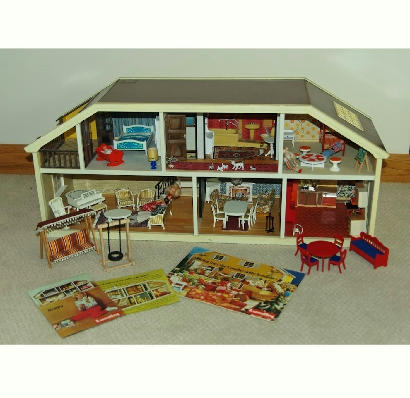 Vintage Mid Century Doll House | EBTH