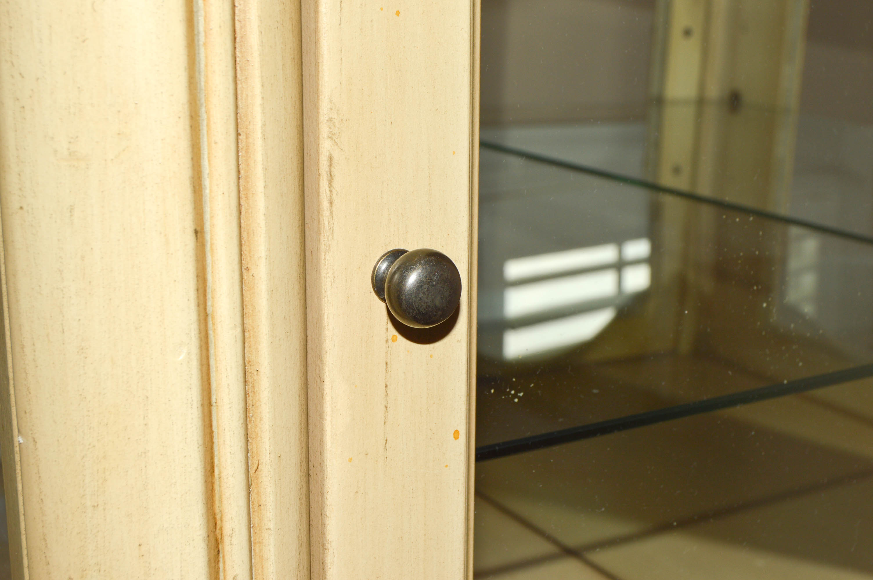 French Provincial Curio End Table EBTH