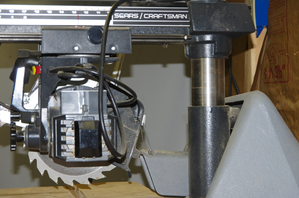 Craftsman 10" Radial Saw with Accessory Kit with Delta Commercial Dust Collector EBTH