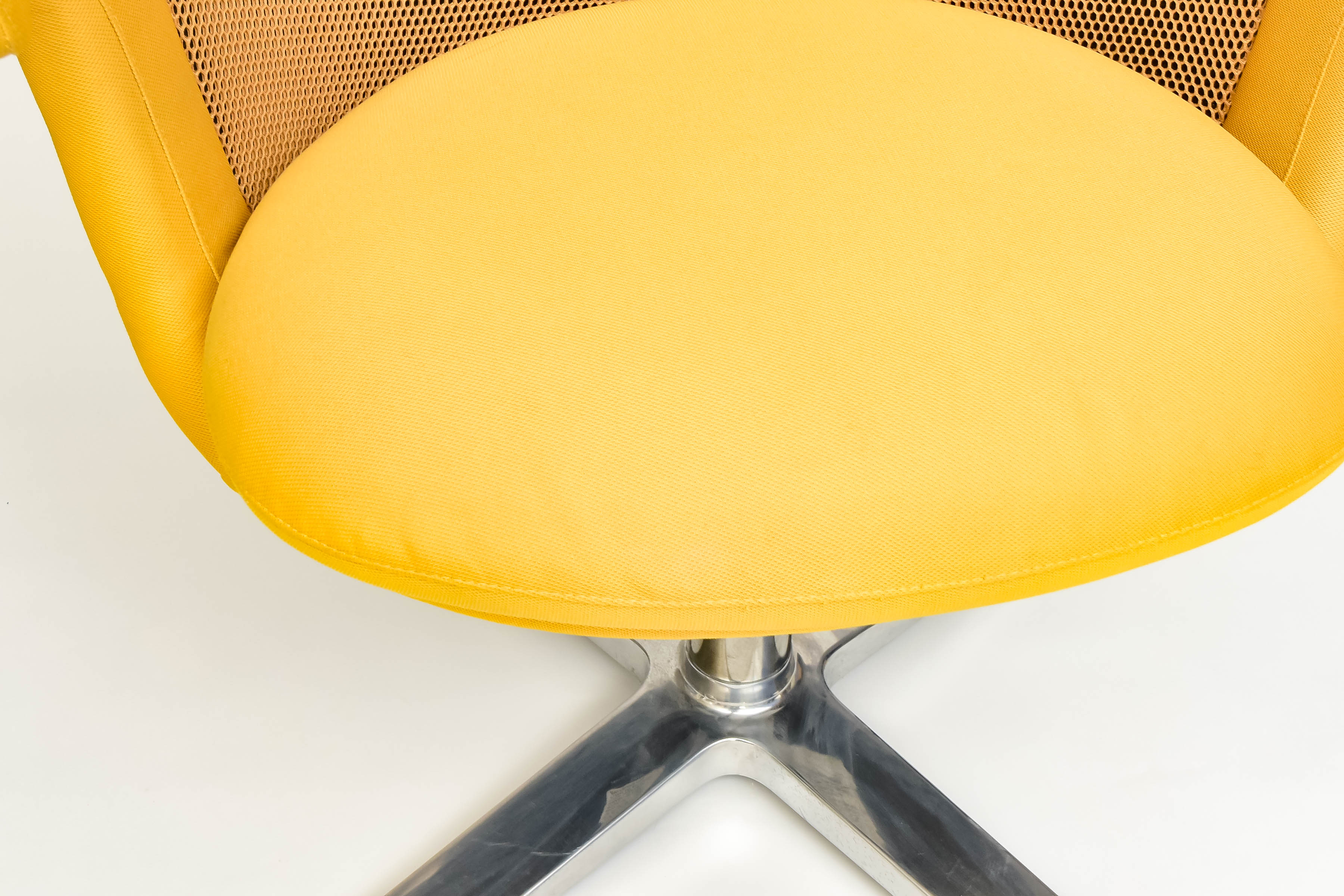 Canary Yellow Steelcase i2i Ergonomic Chair EBTH