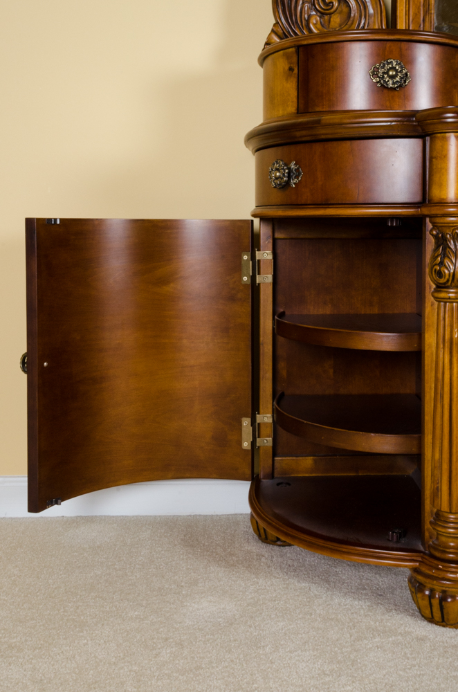 Pulaski Furniture Edwardian Vanity with Mirror EBTH