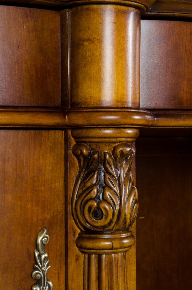 Pulaski Furniture Edwardian Vanity with Mirror EBTH