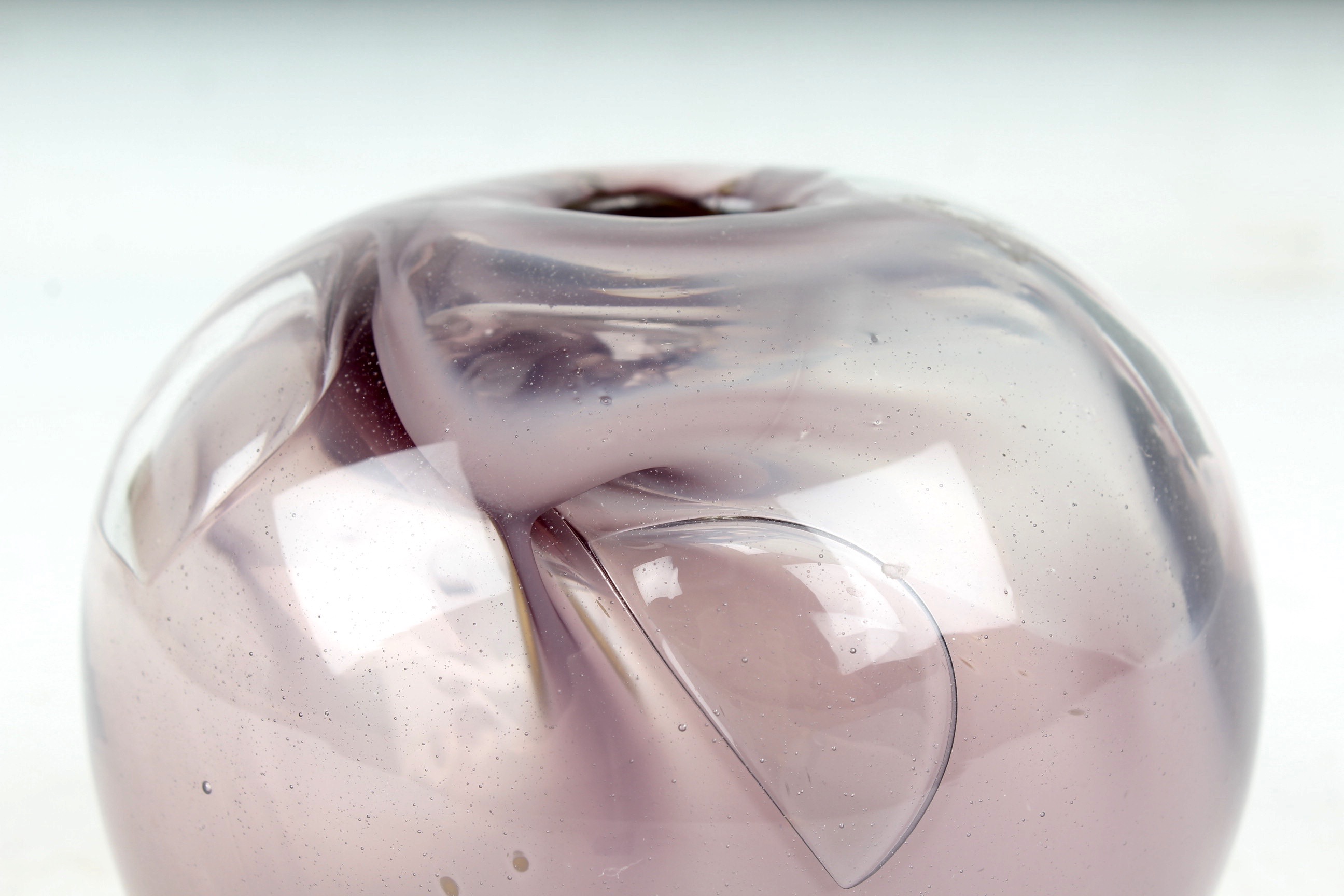 Richard Stauffer Art Glass Sphere Vase EBTH